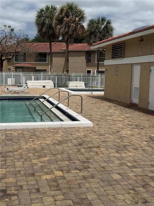 For Rent: $1,900 (2 beds, 2 baths, 768 Square Feet)