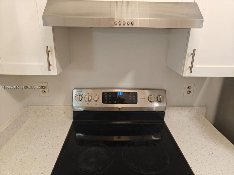 For Rent: $1,900 (2 beds, 2 baths, 768 Square Feet)