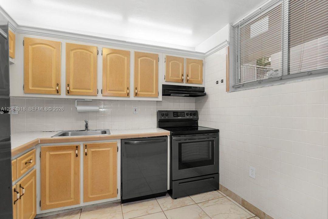 В аренду: $2,300 (1 спален, 2 ванн, 752 Квадратных фут)