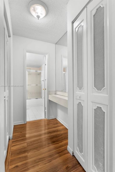 В аренду: $2,300 (1 спален, 2 ванн, 752 Квадратных фут)