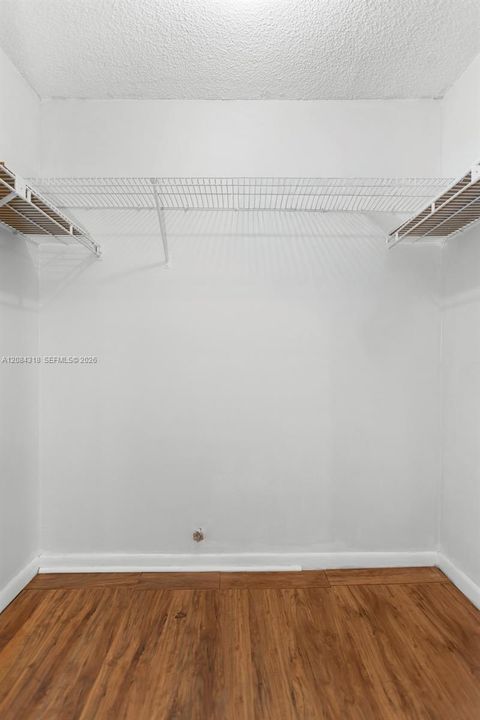 В аренду: $2,300 (1 спален, 2 ванн, 752 Квадратных фут)
