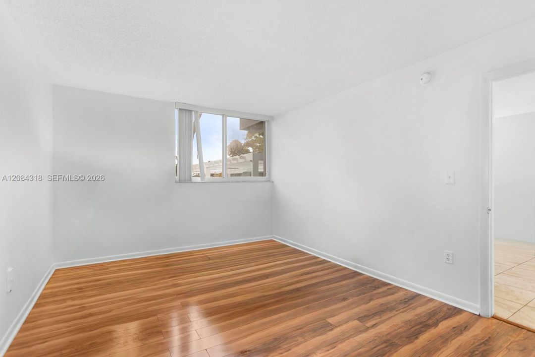 В аренду: $2,300 (1 спален, 2 ванн, 752 Квадратных фут)
