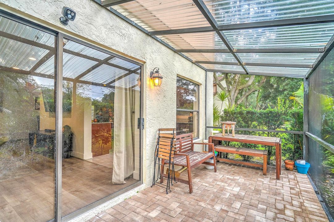 4698NW30St-38