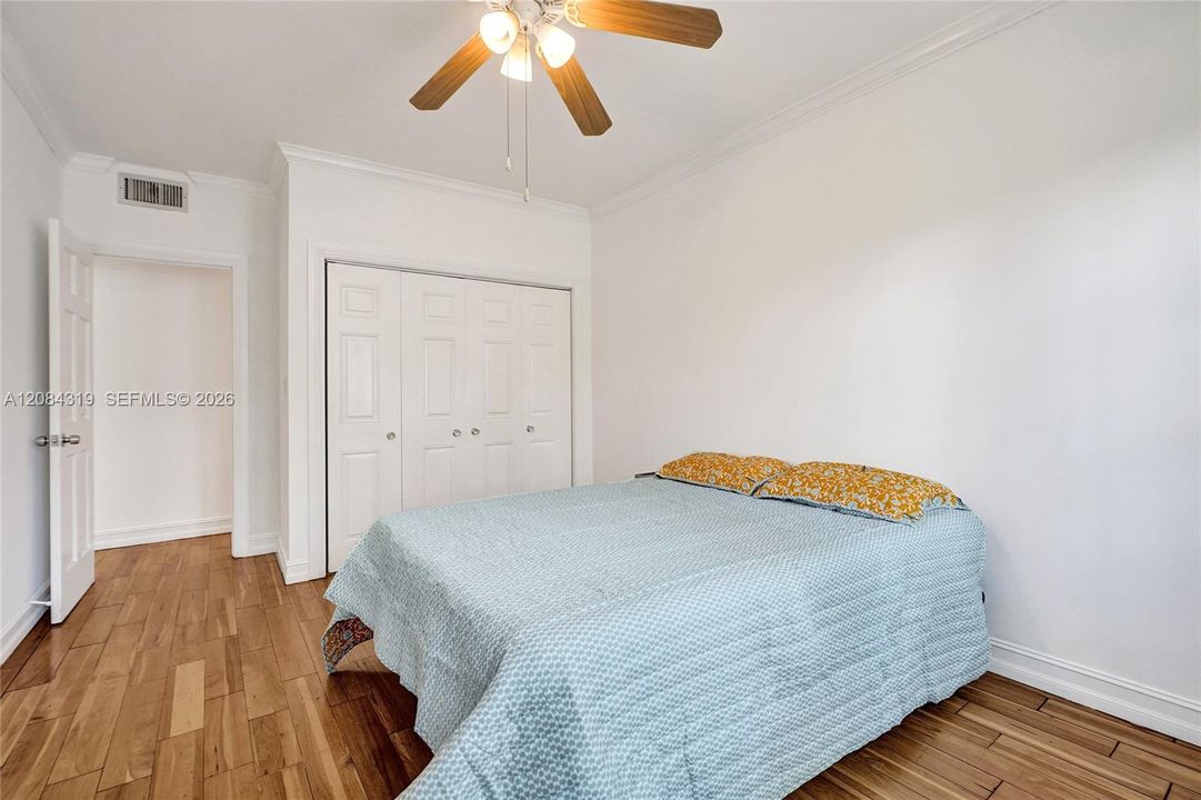 For Rent: $3,000 (2 beds, 1 baths, 690 Square Feet)