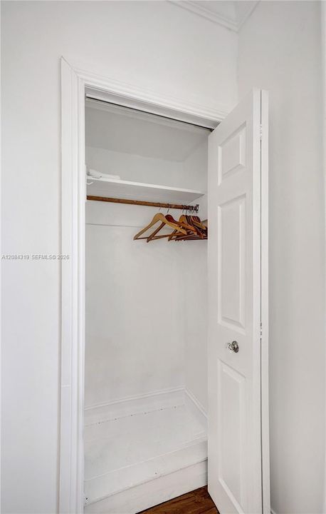 For Rent: $3,000 (2 beds, 1 baths, 690 Square Feet)