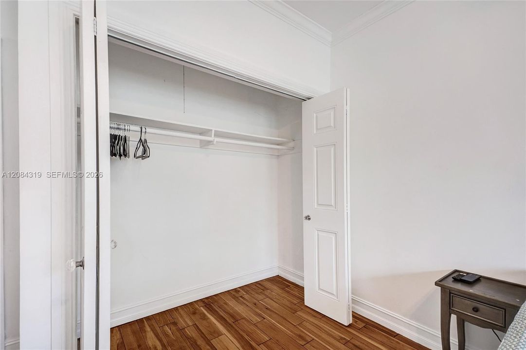 For Rent: $3,000 (2 beds, 1 baths, 690 Square Feet)
