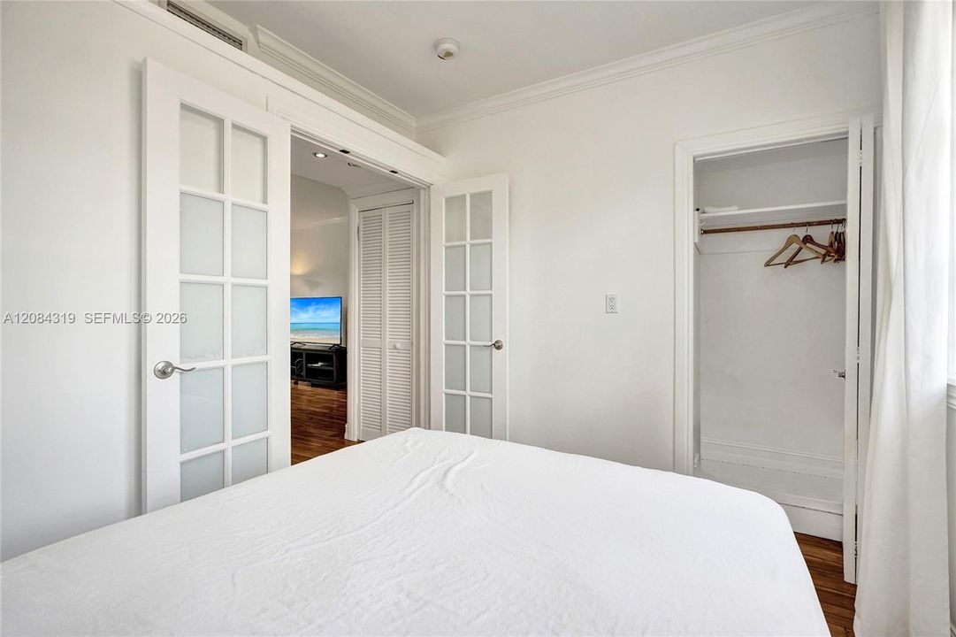 For Rent: $3,000 (2 beds, 1 baths, 690 Square Feet)