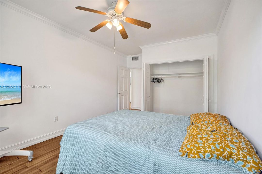 For Rent: $3,000 (2 beds, 1 baths, 690 Square Feet)