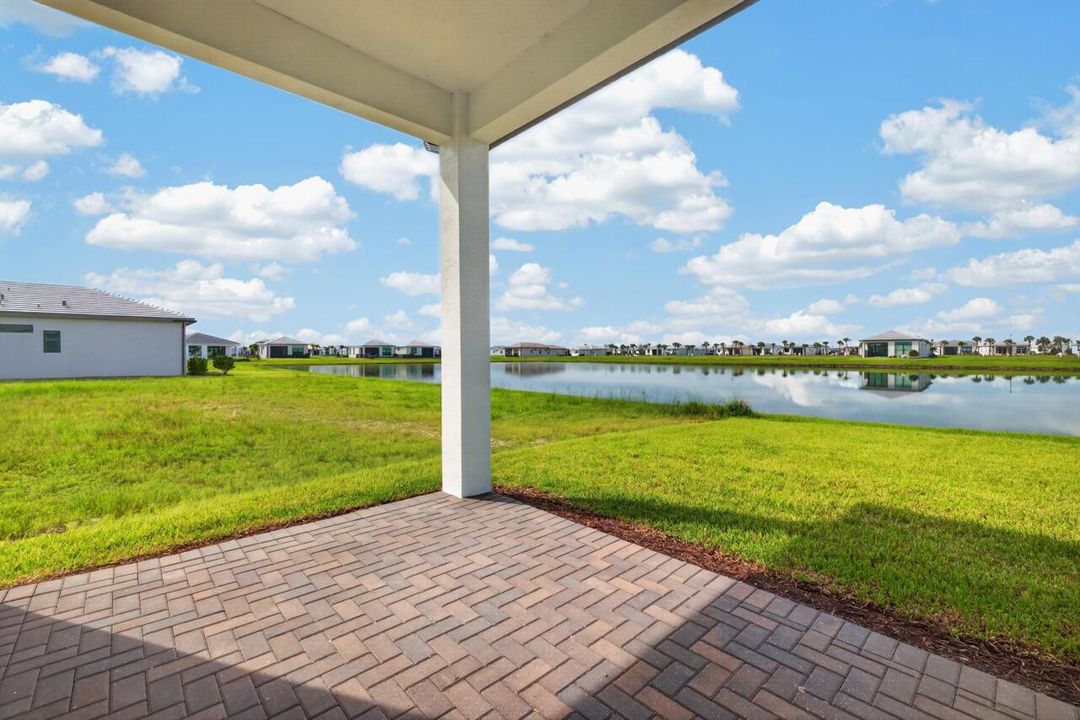 7920 SW Andrea Way-030