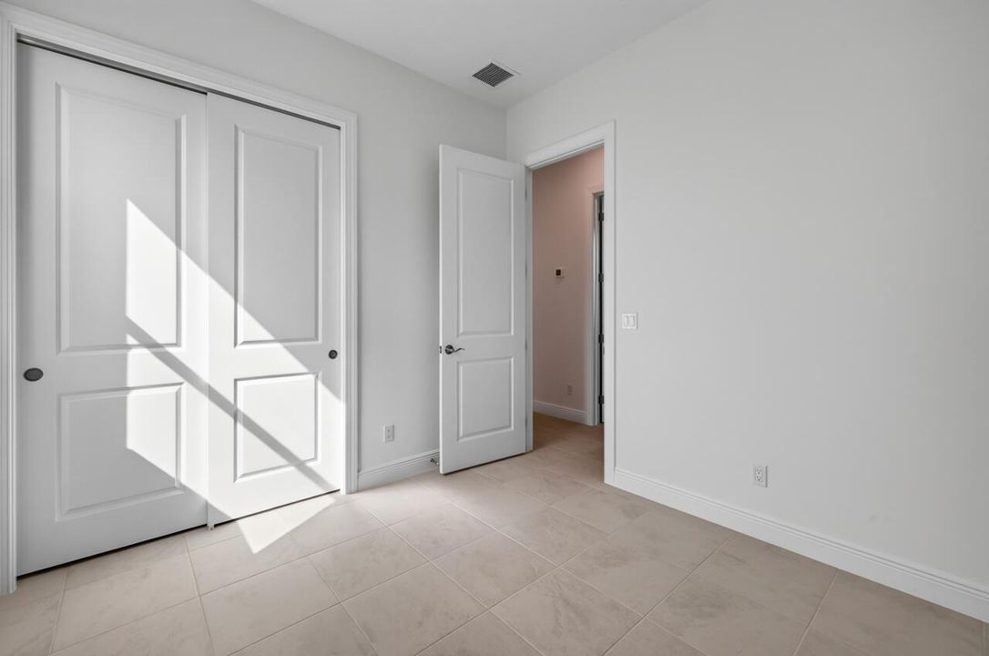 7920 SW Andrea Way-025