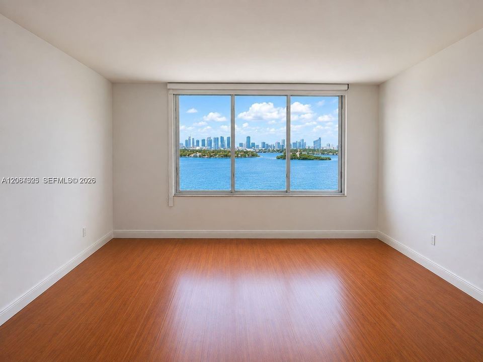 For Rent: $3,500 (1 beds, 1 baths, 994 Square Feet)