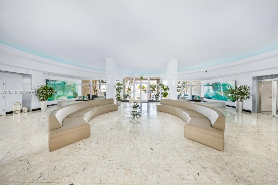 For Rent: $3,500 (1 beds, 1 baths, 994 Square Feet)