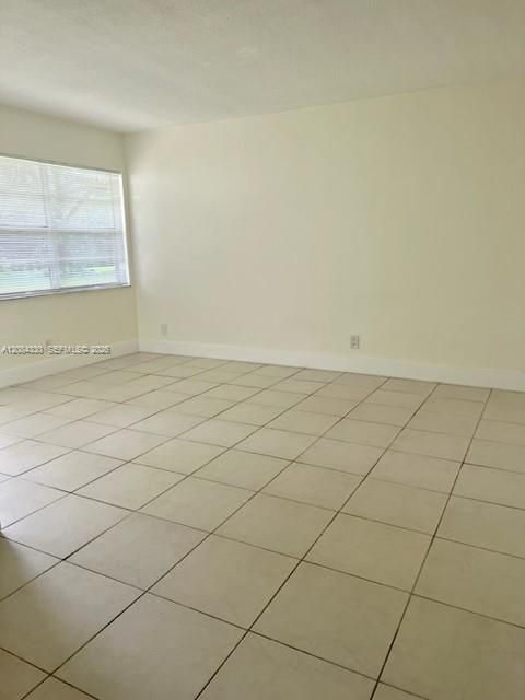 В аренду: $1,645 (1 спален, 1 ванн, 560 Квадратных фут)