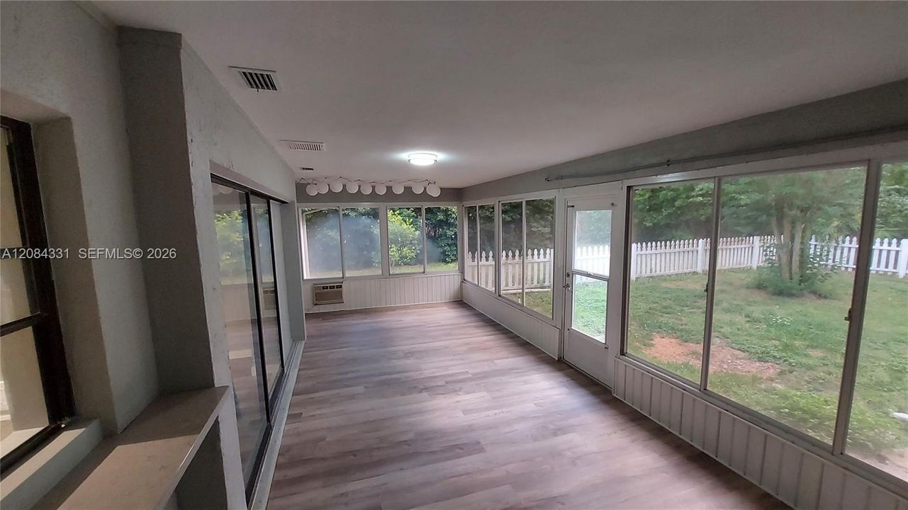На продажу: $299,000 (3 спален, 2 ванн, 0 Квадратных фут)