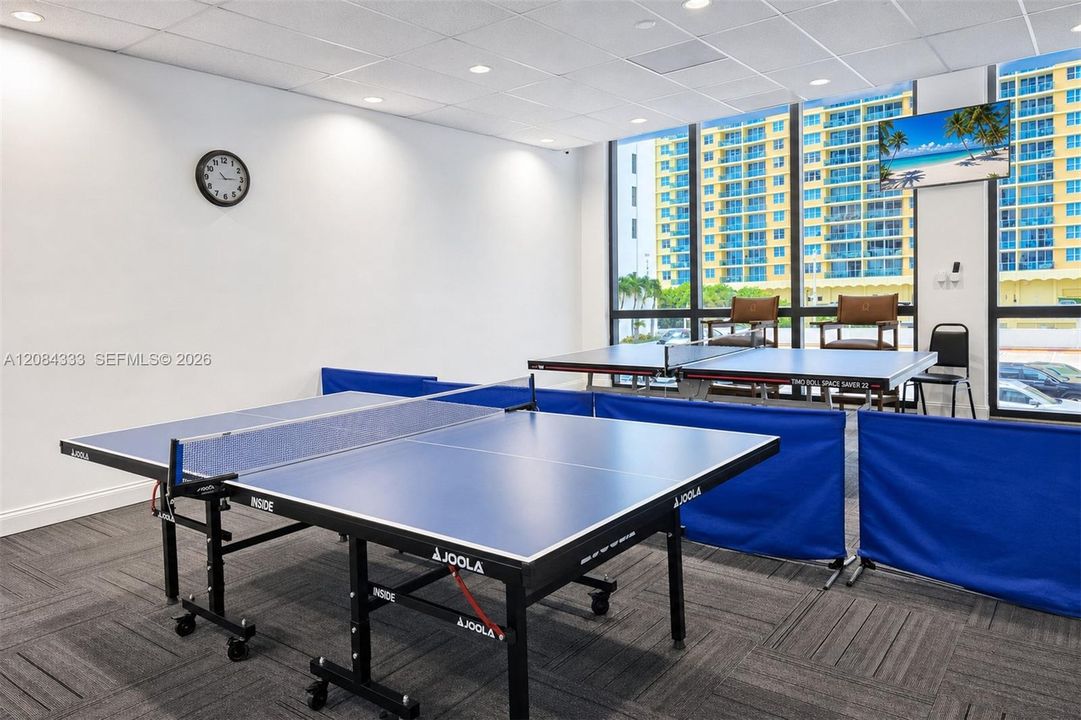 For Sale: $449,000 (2 beds, 2 baths, 1400 Square Feet)