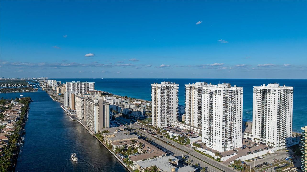 For Sale: $449,000 (2 beds, 2 baths, 1400 Square Feet)
