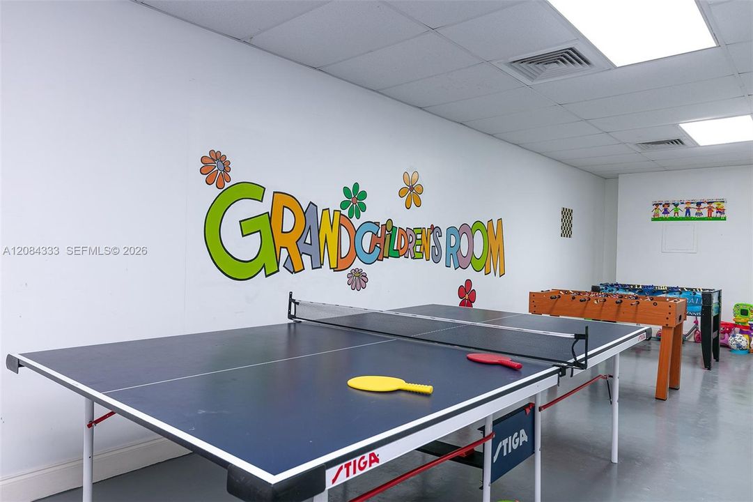 For Sale: $449,000 (2 beds, 2 baths, 1400 Square Feet)