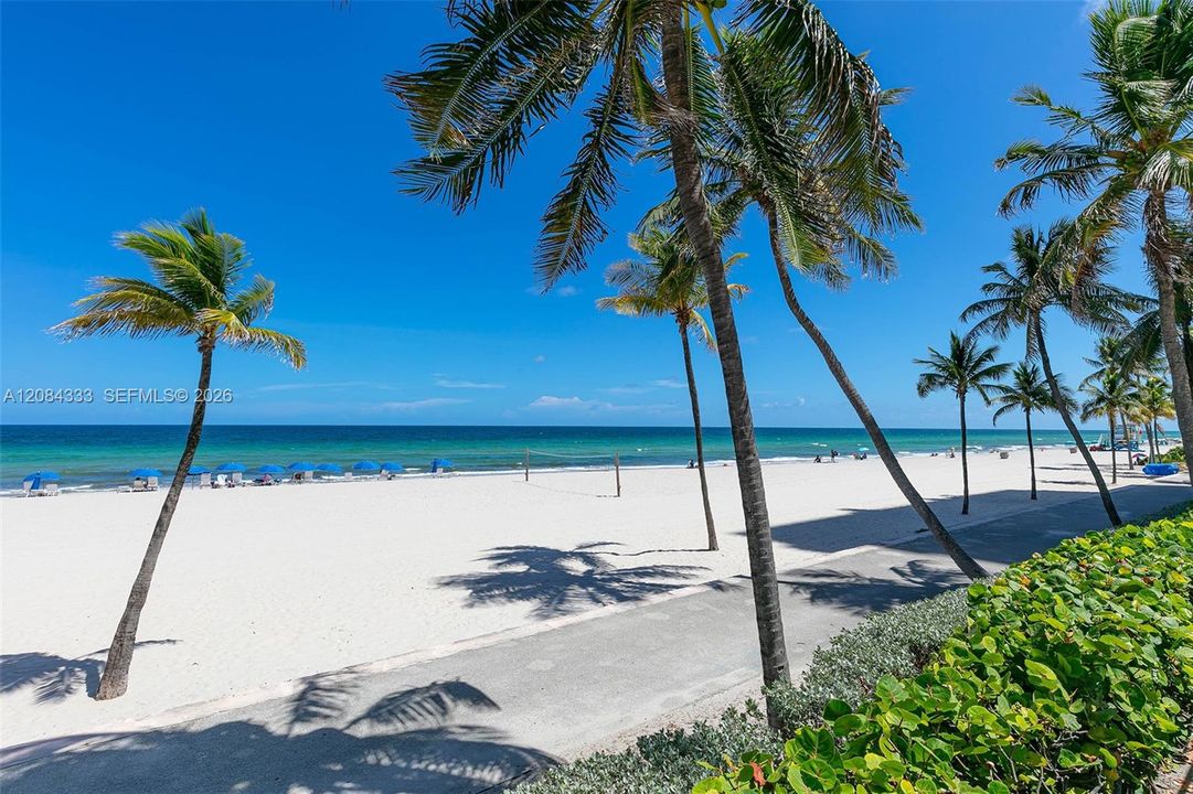 For Sale: $449,000 (2 beds, 2 baths, 1400 Square Feet)