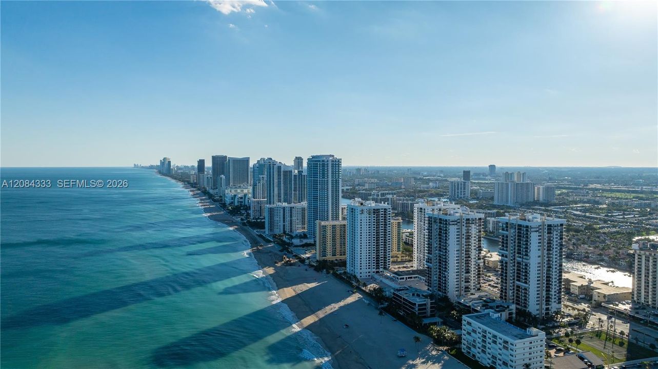 For Sale: $449,000 (2 beds, 2 baths, 1400 Square Feet)