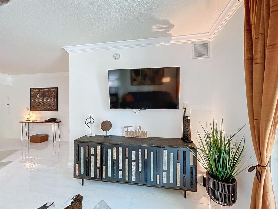 600 S Dixie Highway #630-11