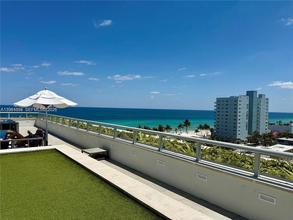 For Sale: $415,000 (1 beds, 1 baths, 608 Square Feet)