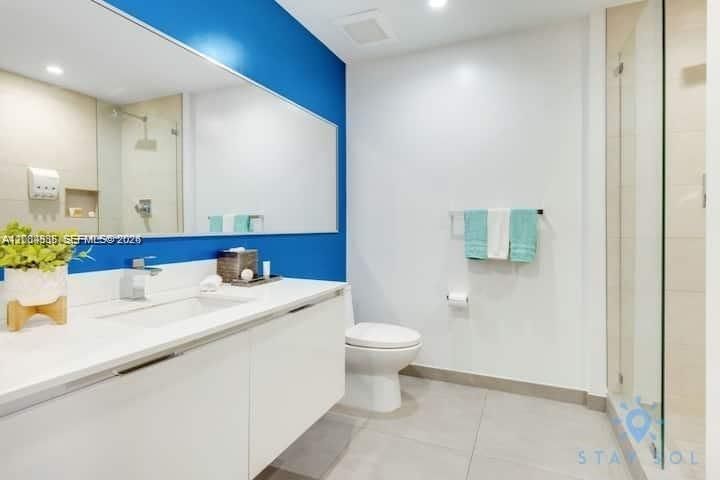 For Sale: $415,000 (1 beds, 1 baths, 608 Square Feet)