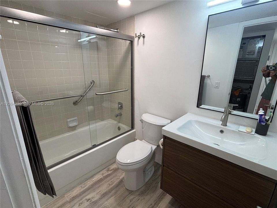 На продажу: $145,000 (2 спален, 2 ванн, 790 Квадратных фут)
