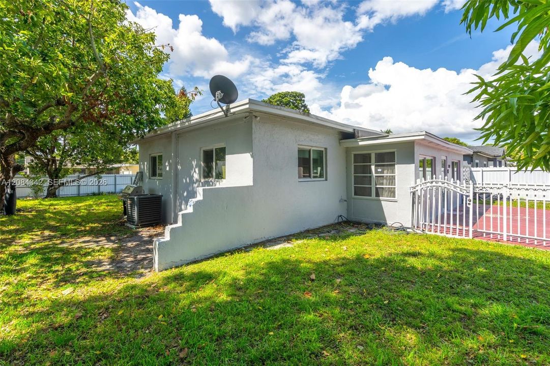 En Venta: $485,000 (3 camas, 2 baños, 1362 Pies cuadrados)
