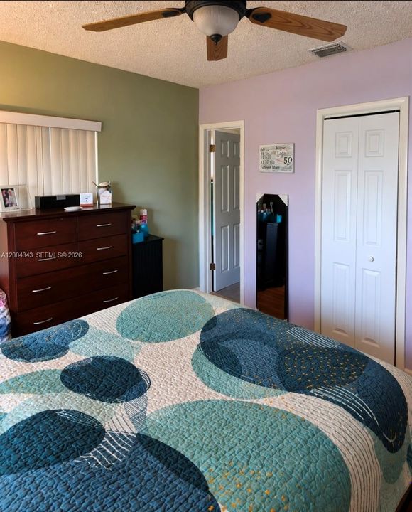 En Venta: $555,000 (3 camas, 2 baños, 1232 Pies cuadrados)