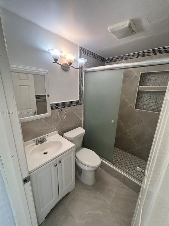 En Venta: $575,000 (4 camas, 2 baños, 1434 Pies cuadrados)