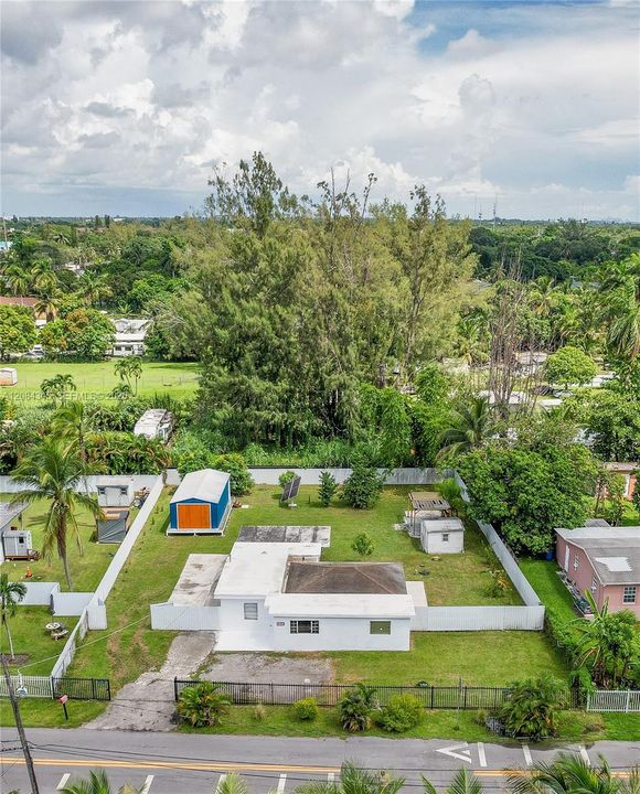 En Venta: $575,000 (4 camas, 2 baños, 1434 Pies cuadrados)
