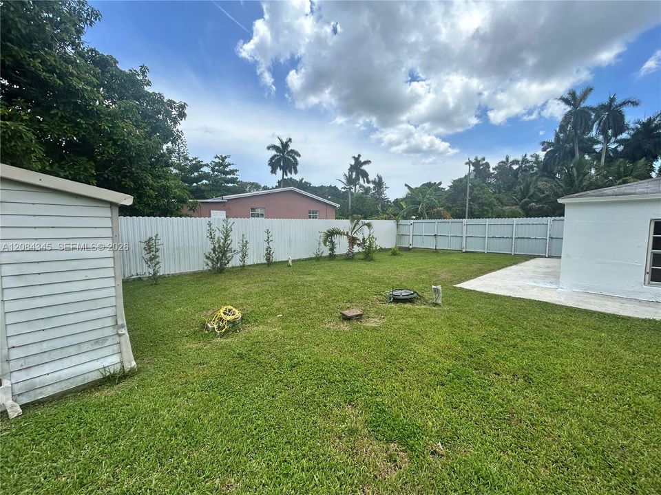 En Venta: $575,000 (4 camas, 2 baños, 1434 Pies cuadrados)
