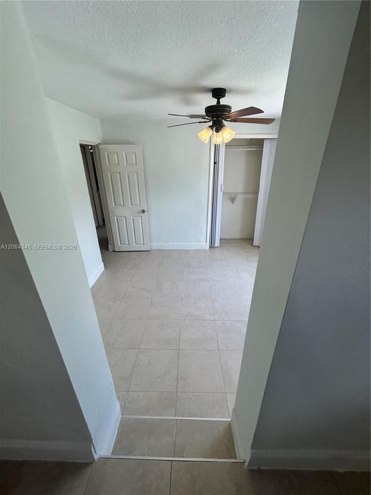 En Venta: $575,000 (4 camas, 2 baños, 1434 Pies cuadrados)