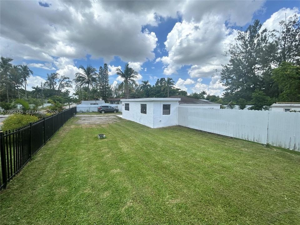 En Venta: $575,000 (4 camas, 2 baños, 1434 Pies cuadrados)