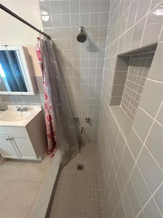 En Venta: $575,000 (4 camas, 2 baños, 1434 Pies cuadrados)
