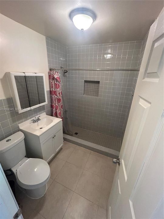 En Venta: $575,000 (4 camas, 2 baños, 1434 Pies cuadrados)
