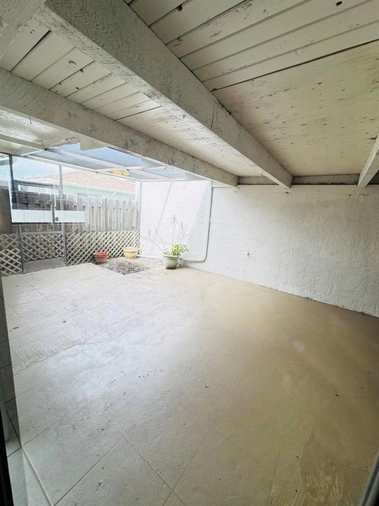 OUTDOOR SCREENED IN PATIO