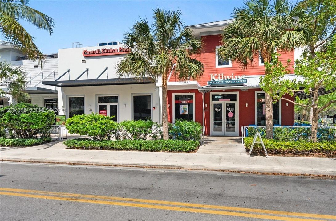 For Rent: $2,000 (1 beds, 1 baths, 775 Square Feet)