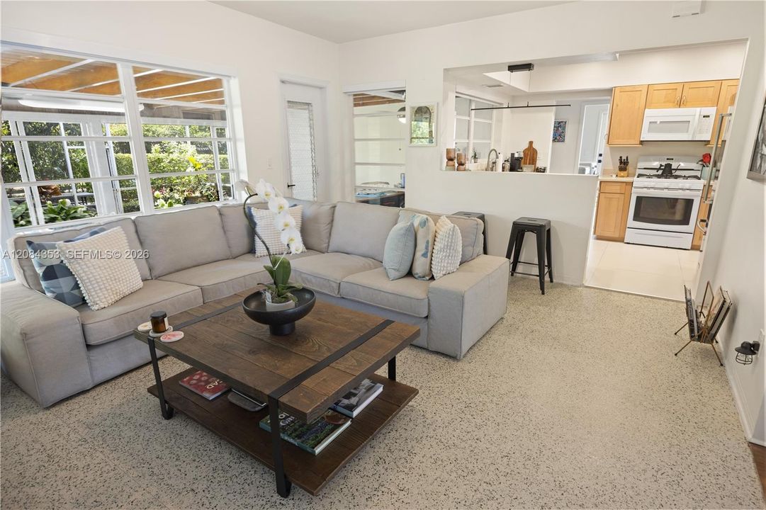 For Rent: $7,500 (3 beds, 2 baths, 2169 Square Feet)