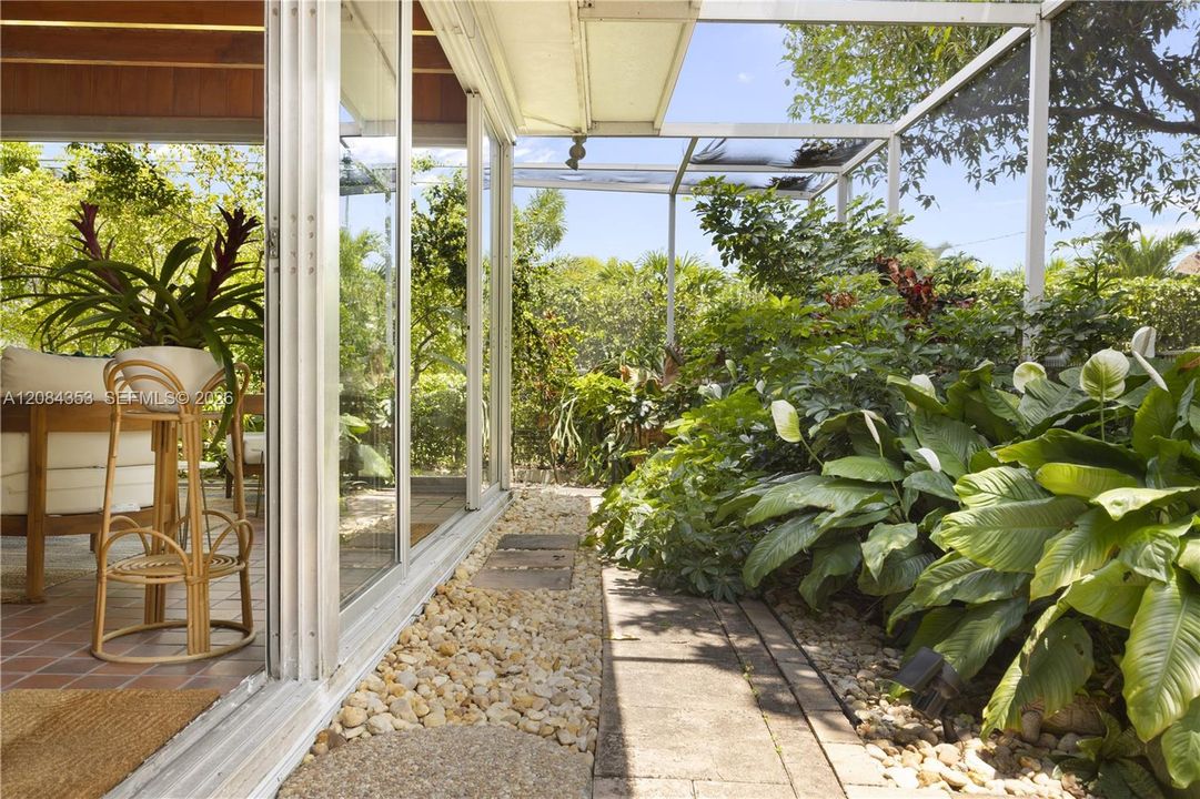 For Rent: $7,500 (3 beds, 2 baths, 2169 Square Feet)