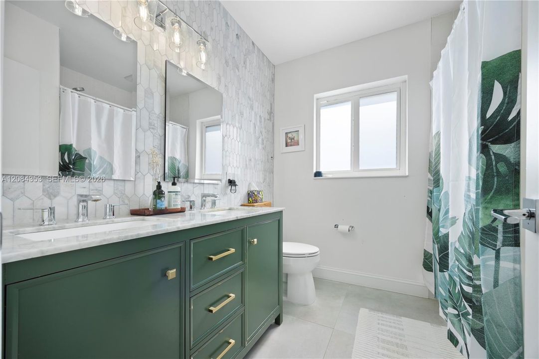 For Rent: $7,500 (3 beds, 2 baths, 2169 Square Feet)