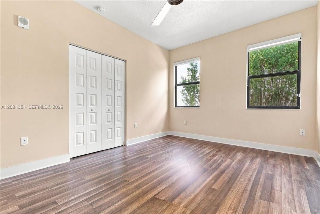 En Venta: $530,000 (3 camas, 2 baños, 1429 Pies cuadrados)