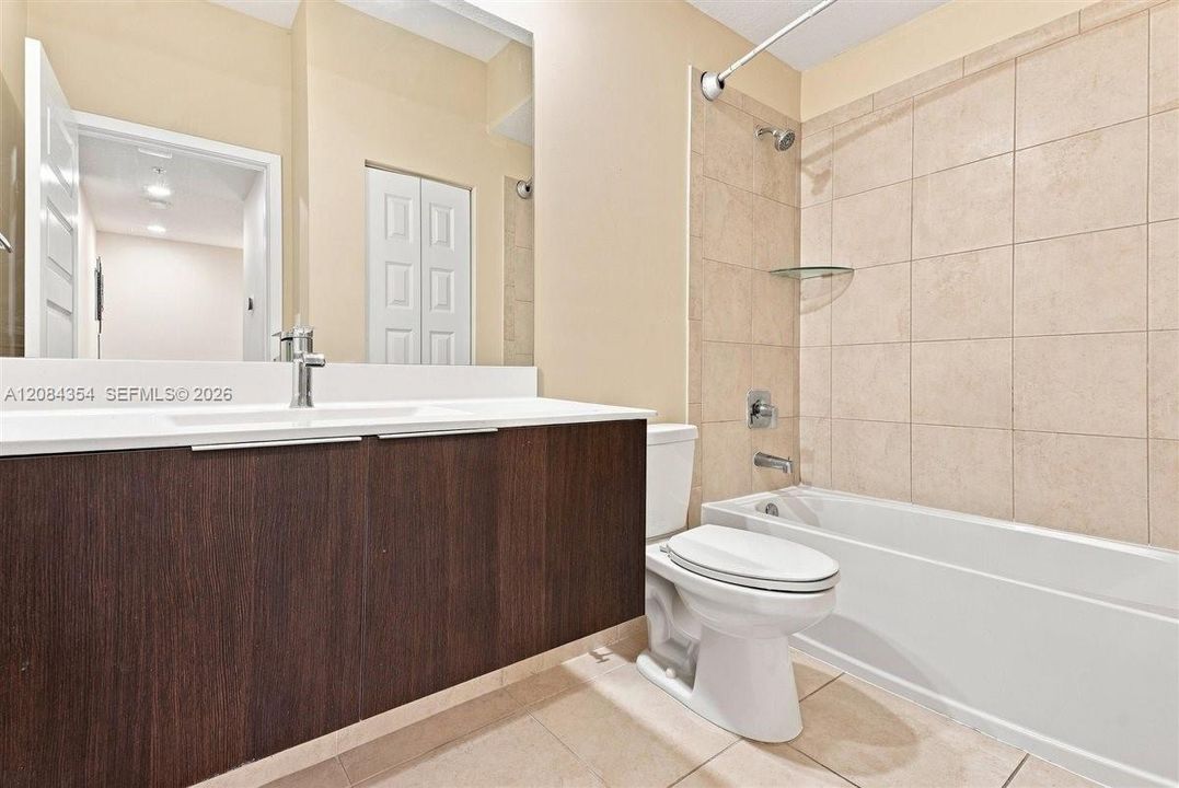 En Venta: $530,000 (3 camas, 2 baños, 1429 Pies cuadrados)