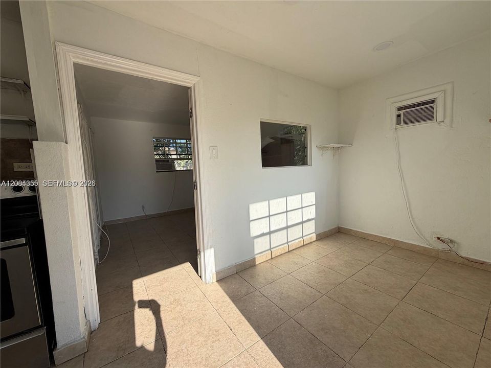 В аренду: $1,500 (1 спален, 1 ванн, 400 Квадратных фут)