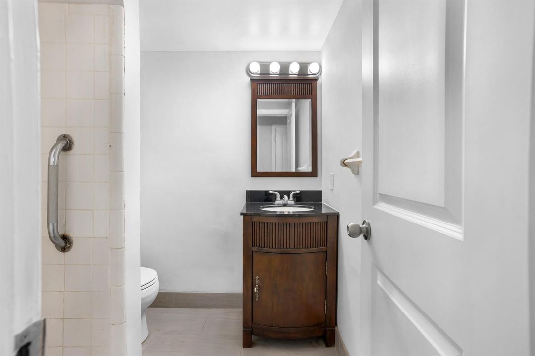 1400 NE 57th St-Fort Lauderdale #304 Nat