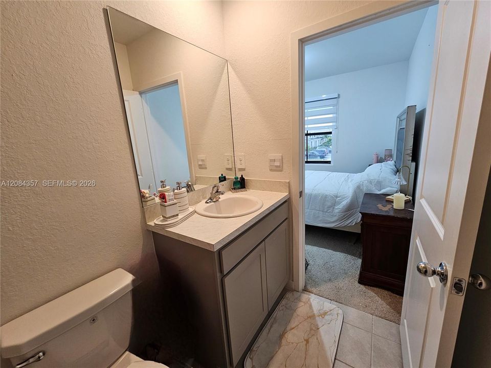 En Venta: $320,000 (3 camas, 3 baños, 1380 Pies cuadrados)