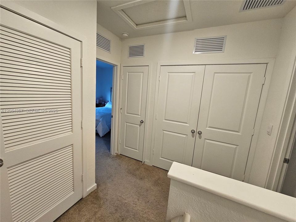 En Venta: $320,000 (3 camas, 3 baños, 1380 Pies cuadrados)