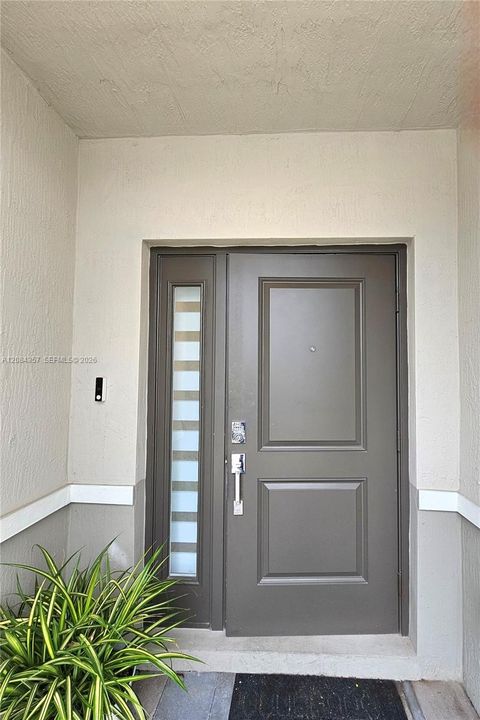 En Venta: $320,000 (3 camas, 3 baños, 1380 Pies cuadrados)