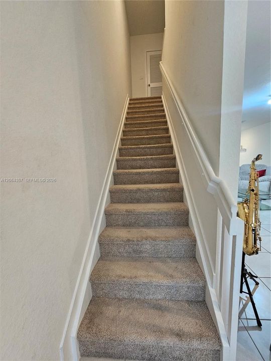 En Venta: $320,000 (3 camas, 3 baños, 1380 Pies cuadrados)