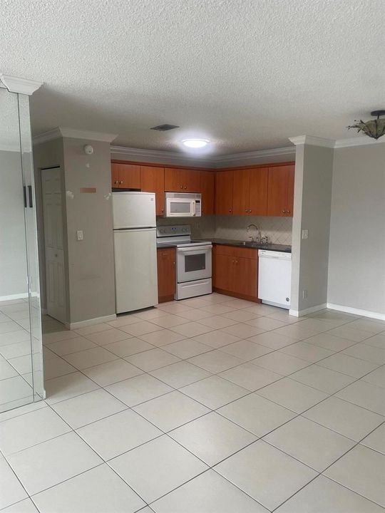 170 Cypress Club Drive kitchen